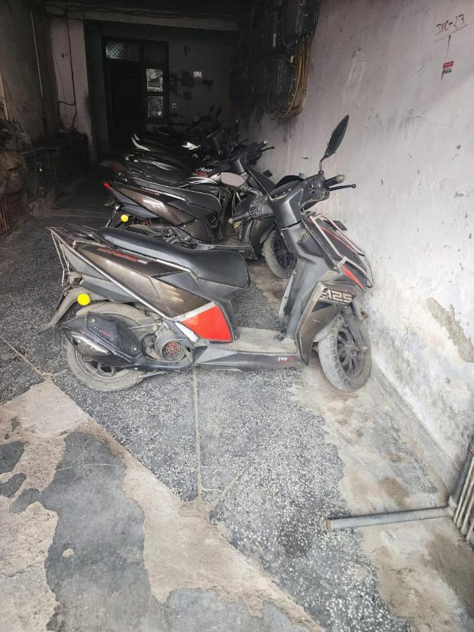 Homlee-best Value Flat With Kitchen Near Metro New Delhi